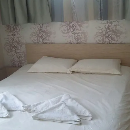 Mellia Boutique 5 Apartament *